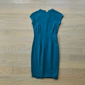 Stella McCarthy above knee sleeveless dress